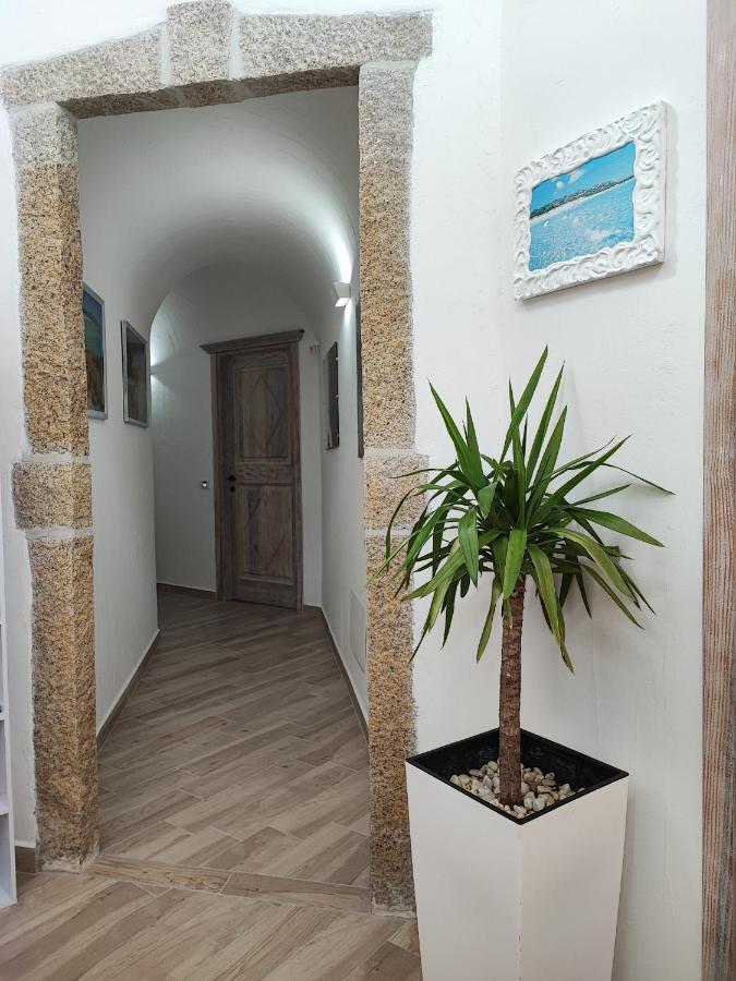 Antica Isola Bed and Breakfast Olbia Exteriör bild